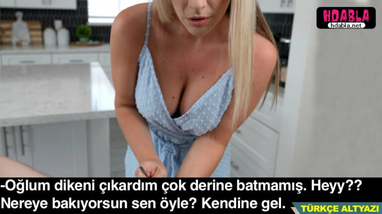 annem parmagimdaki dikeni cikarirken gozum dekoltesine kaydi.jpg