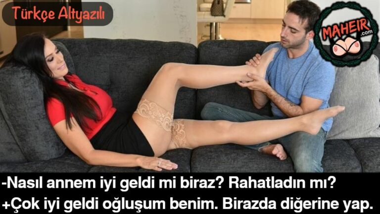 annesinin ayaklarina masaj yaparken bacak arasina bakiyor.jpg