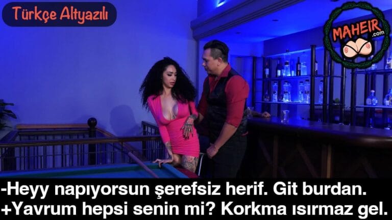 barmen mekanda sarhos olan kiza arkadan dayayip taciz etti.jpg