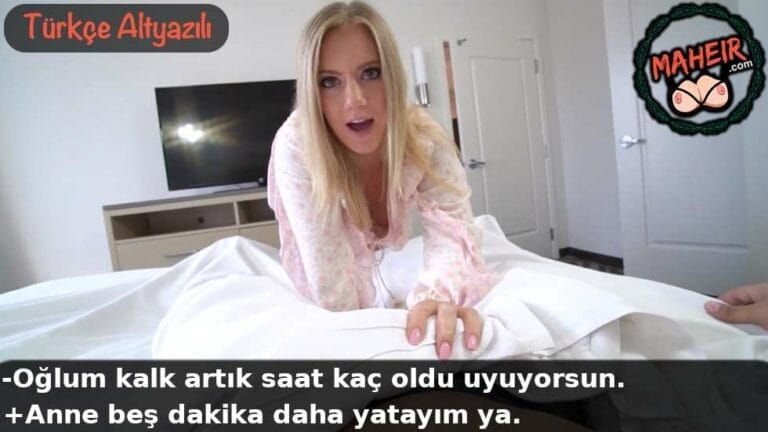 beni uyandirmaya gelen cici annem yorgani acinca sikimi gordu.jpg