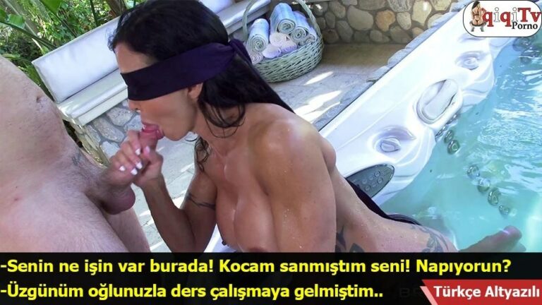 ders calismaya arkadasima gittim annesini siktim.jpg