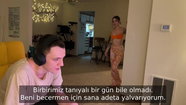 ev arkadasinin sevgilisine surekli kur yapan surtuk onun aklini celmeyi basariyor.jpg