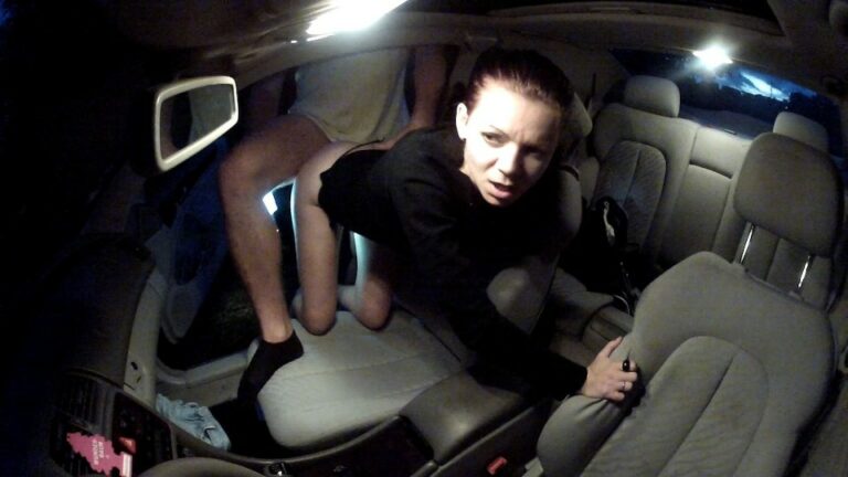 fake taxi universiteli lea para kazanma firsatini kacirmiyor.jpg