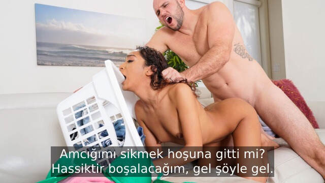 guvenilmez sevgilisinin orospu ablasinda teselli buluyor.jpg