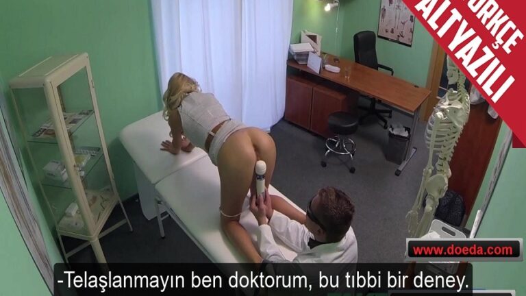 hastanin amina tahlil cubugu yerine sikini sokan doktor.jpg