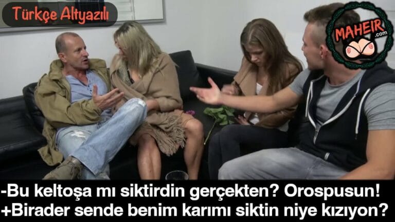 karisini siktirmek zoruna gitti dayanamayip ortami terk etti.jpg
