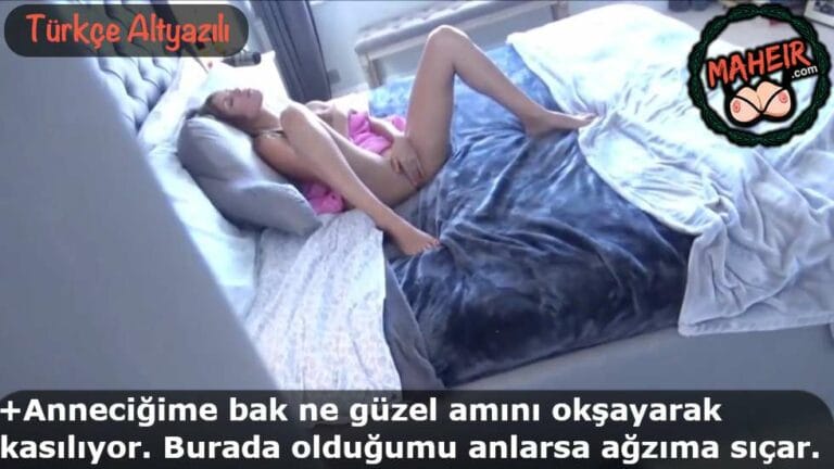 kendini oksayan cici annemi dikizlerken yakalandim.jpg