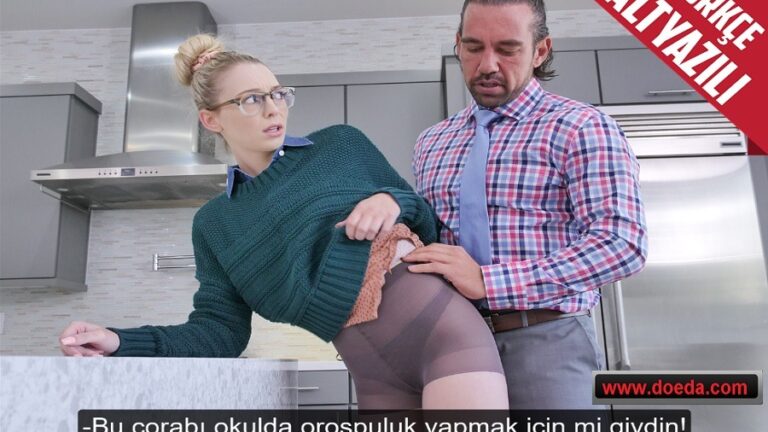kisa corabini jartiyer sanan uvey amcasi tarafindan sikilen liseli.jpg