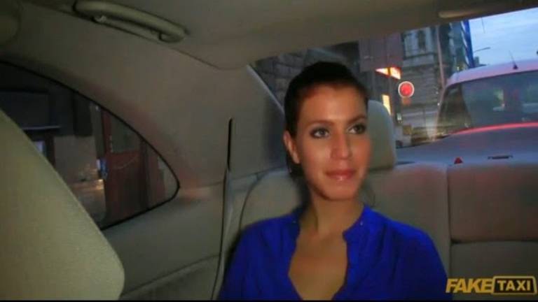 kristine taksi ucretini veremedi taksici bir guzel sikti 2.jpg