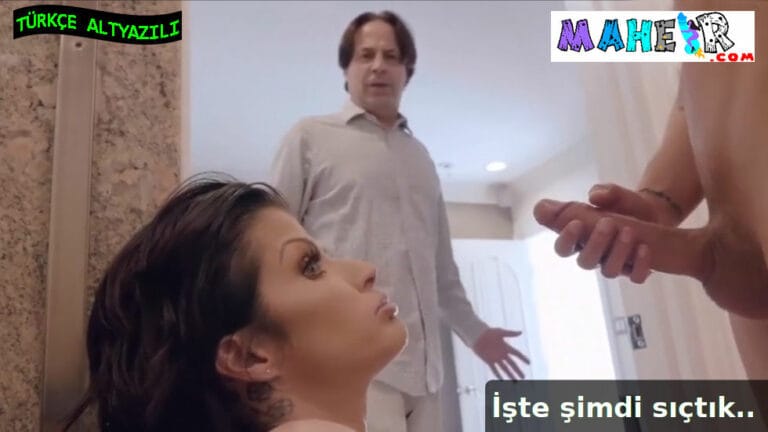 oglumu banyoda yeni karimin suratina attirirken yakaladim.jpg