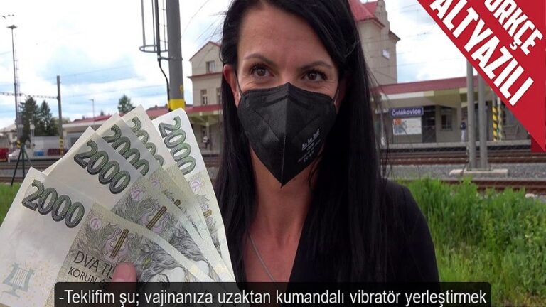 parayla amina uzaktan kumandali dildo sokturup sokakta sikti.jpg