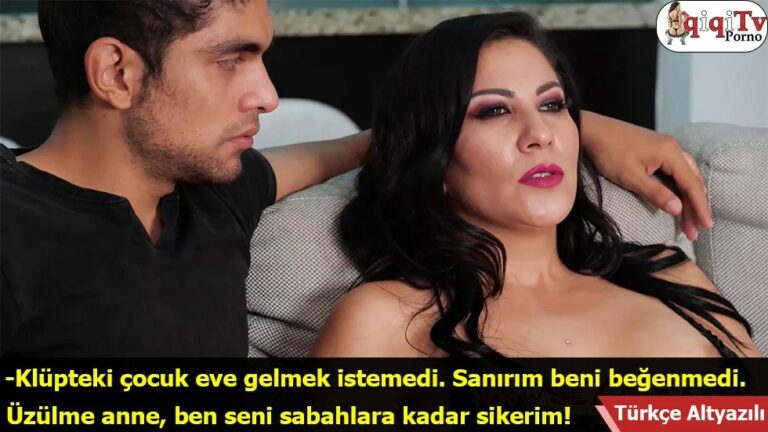 pavyondan donen sarhos annesini ayilmadan sikiyor.jpg