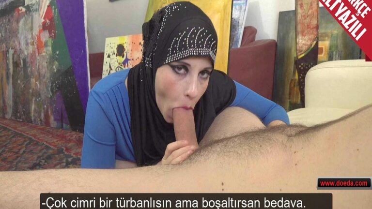 turbanli kadin istedigi fiyata almak icin yarak bosaltti.jpg