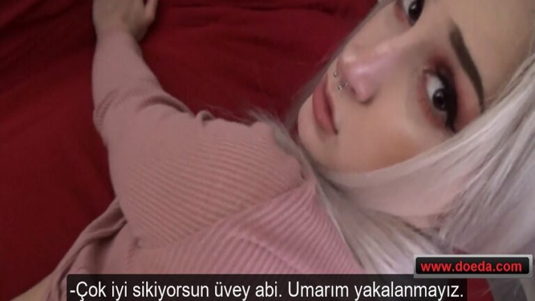 uvey abisini tahrik edip sikismeye zorlayan sarisin.jpg