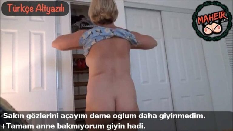 yeni dustan cikan annem yanimda ustunu degistirdi.jpg