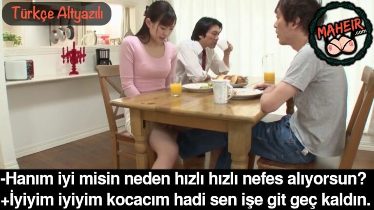 babam varken masanin altindan annemin amina ayagimi degdirdim.jpg