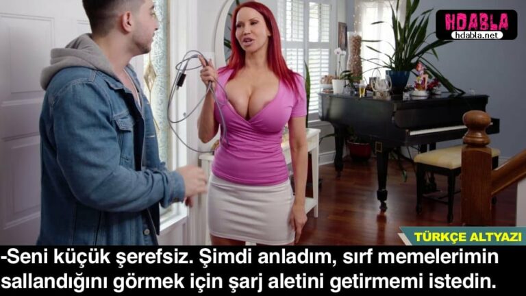 uniden yil sonunda dondum annem memeleri buyutturmus cok atesli.jpg