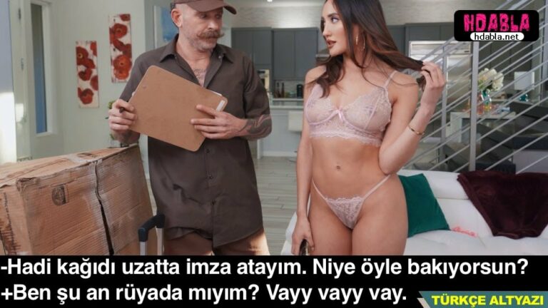 uyuyan kocasindan sikildi eve gelen kargocuya ic camasiriyla kapi acti.jpg