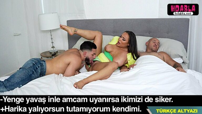 amcam yanimizda uyurken yengemin bacak arasini yaliyorum.jpg