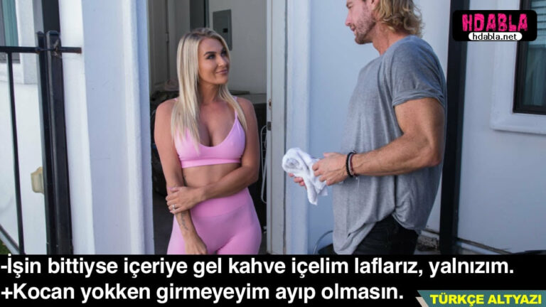 arkadasin arabasini tamir ederken tayti araya kacmis karisi geldi.jpg