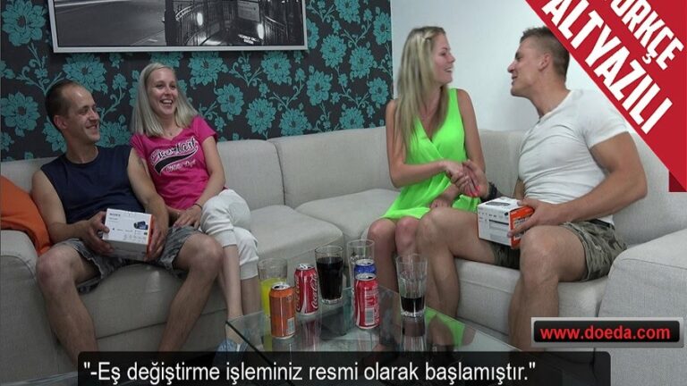 bir haftaligina es degistirmek icin anlastiklari ciftle swingers yaptilar.jpg