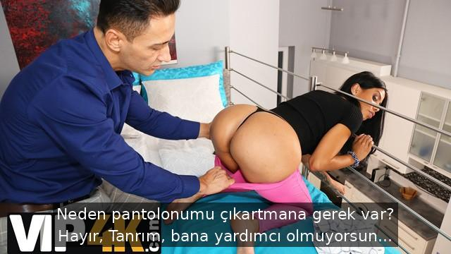 zor durumda kalan sillik firsatci komsusunun amini sikmesine engel olamiyor.jpg