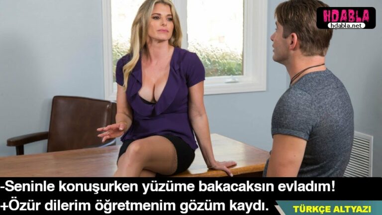 ogretmenle konusurken meme dekoltesi beni benden aldi.jpg