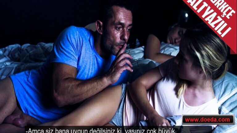 yakin arkadasinda kalirken onun babasi koynuna girip sikti.jpg