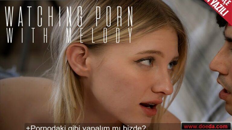 kendisinden 1 yas buyuk uvey ablasiyla porno izlerken gercegini yasamak istedi.jpg