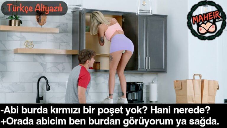 tezgahin ustune cikan kiz kardesinin etek altina bakiyor.jpg