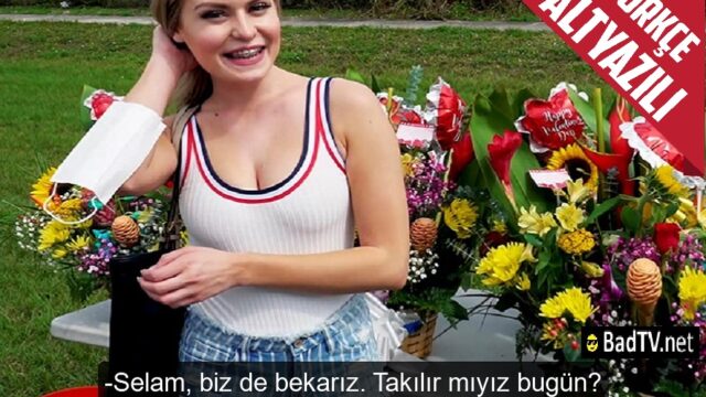 yoldaki kiz cicekle kandirip arabada siken firlama 640x360.jpg